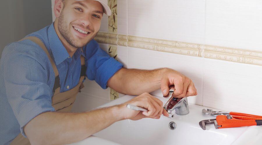 Handle or spout repair in Knierim, IA